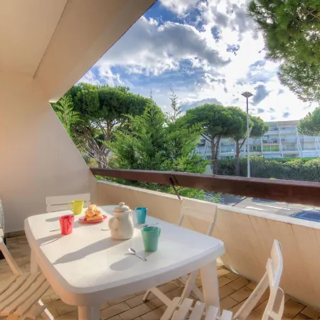 Daire Les Cyprianes-3 By Interhome